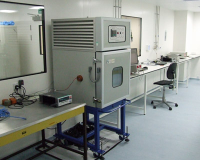 ISO 7 with environmental chamber
